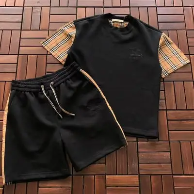 ￥379 B🔥RB🔥RRY T-SHIRT SHORTS 88071302 (im 180CM 68KG iwear size L in the photo)