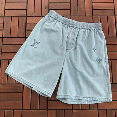 🔥1:1🔥￥~265 L🔥SHORTS JEANS 66080534 (im 185CM 70KG iwear size 30 in the photo)