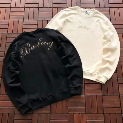 ￥ ~ 179 B🔥RB🔥RRY SWEATER 55073013 (im 185CM 70KG iwear size M in the photo)