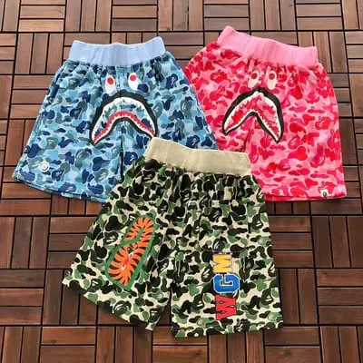￥~115 BAPE SHORTS 66070230 (im 185CM 70KG iwear size M in the photo)