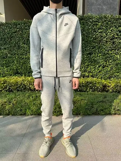 TF 2023 FB7921-063￥255 zip-up coat FB8002-063￥245 pants (im 180CM 68KG iwear size S in the photo)