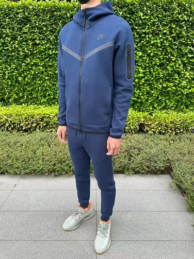 TF 2020 CU4489-410￥255 zip-up coat CU4495-410￥245 pants (im 180CM 68KG iwear size S in the photo)