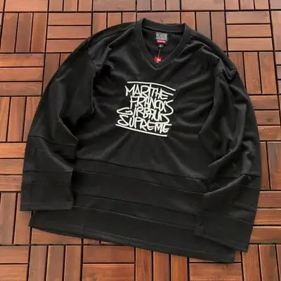 ￥~165 S🔥P🔥E🔥E LONG-SLEEVE 77070616 (im 185CM 70KG iwear size S in the photo)