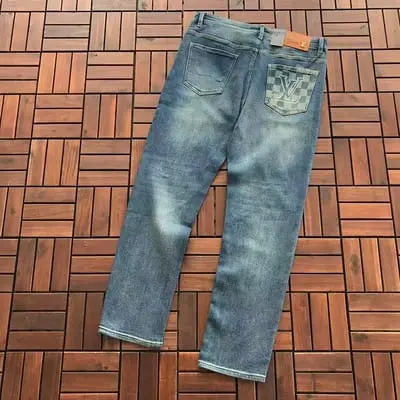 ￥~135 L🔥JEANS 55070937 (im 185CM 70KG iwear size 34 in the photo)