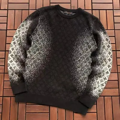￥~165 L🔥SWEATER 77081451 (im 185CM 80KG iwear size L in the photo)