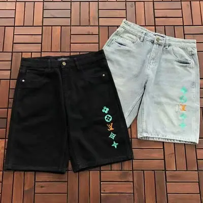 ￥ ~ 185 L🔥SHORTS JEANS 55070384 (im 185CM 70KG iwear size L in the photo)