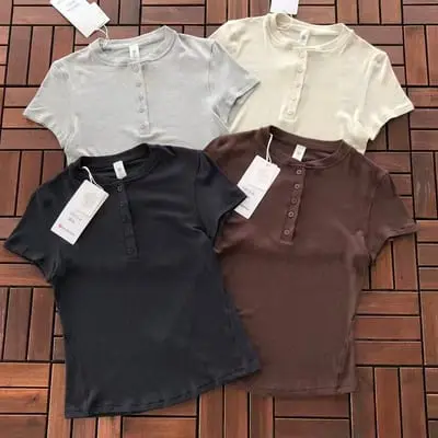 ￥~129 L🔥🔥UL🔥M🔥N T-SHIRT WOMAN 66070755