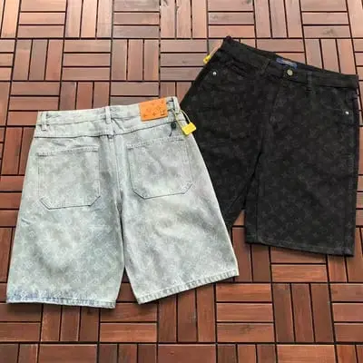 ￥ ~ 185 L🔥SHORTS JEANS 55070386 (im 185CM 70KG iwear size L in the photo)