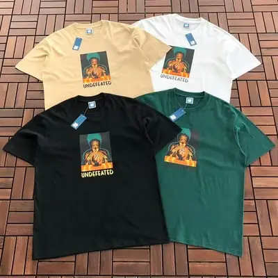 ￥ ~ 85 UNDEFEATED T-SHIRT 55070685 (im 185CM 80KG iwear size L in the photo)