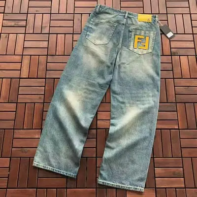 ￥~175 F🔥🔥D🔥JEANS 66063004 (im 180CM 68KG iwear size 33 in the photo)