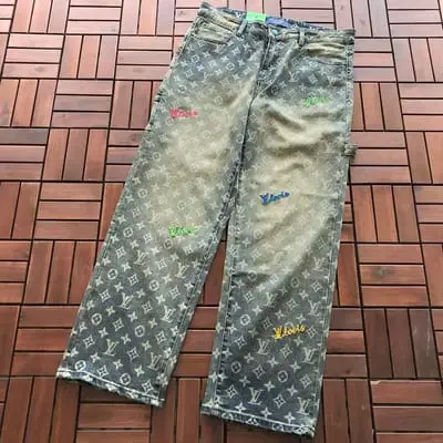 ￥~175 L🔥JEANS 66070552 (im 185CM 70KG iwear size 34 in the photo)