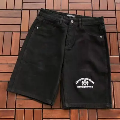 ￥ ~ 215 CH🔥OM🔥 HE🔥RTS SHORTS JEANS 55070422 (im 185CM 70KG iwear size M in the photo)