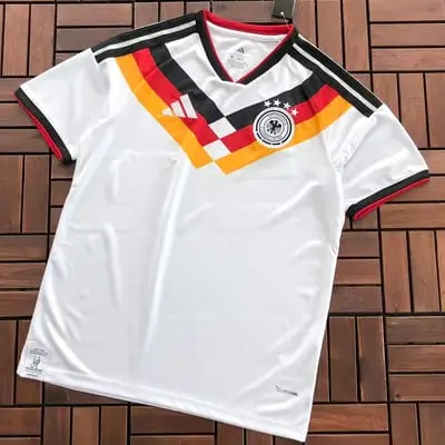 ￥ ~ 59 FOOTBALL T-SHIRT 55051142 (im 185CM 80KG iwear size M in the photo)