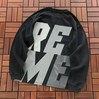 ￥~175 S🔥P🔥E🔥E LONG-SLEEVE 77070617 (im 185CM 70KG iwear size S in the photo)