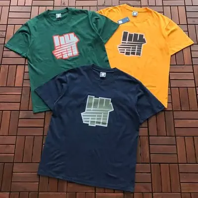 ￥~85 UNDEFEATED T-SHIRT 55071621 (im 185CM 70KG iwear size M in the photo)