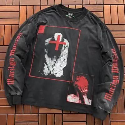 ￥ ~ 135 SAINT MICHAEL LONG-SLEEVE 55070371 (im 185CM 70KG iwear size S in the photo)
