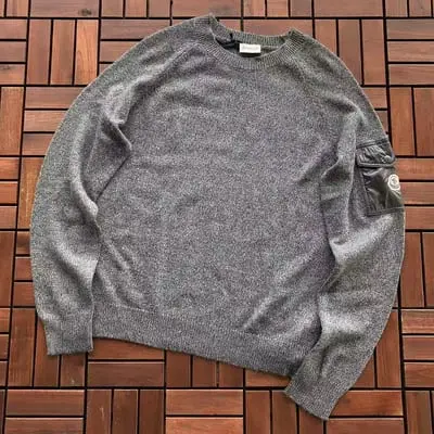 ￥~538 M🔥🔥🔥🔥🔥R SWEATER 55072702 (im 185CM 80KG iwear size M in the photo)