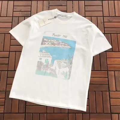 ￥ ~ 119 M🔥🔥🔥🔥🔥R T-SHIRT 55072018 (im 185CM 70KG iwear size M in the photo)