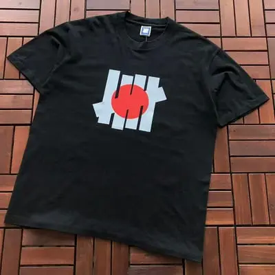 ￥ ~ 85 UNDEFEATED T-SHIRT 55072823 (im 185CM 70KG iwear size L in the photo)