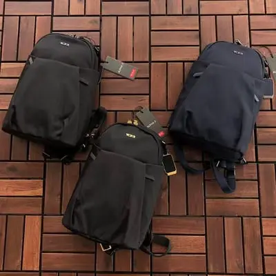 ￥~189 TUMI BAG 66071735（长19CM*宽30CM*高7CM）