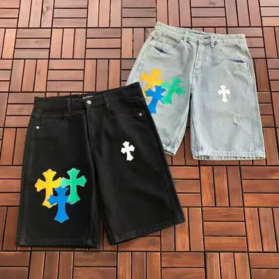 ￥ ~ 185 CH🔥OM🔥 HE🔥RTS SHORTS JEANS 55070419(im 185CM 70KG iwear size L in the photo)