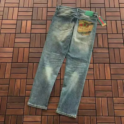￥~175 G🔥C🔥I JEANS 66063013 (im 180CM 68KG iwear size 34 in the photo)