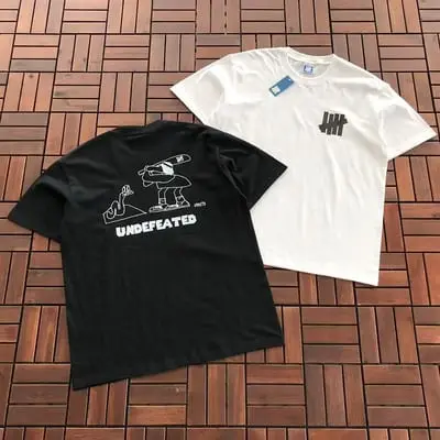 ￥~85 UNDEFEATED T-SHIRT 55070657 (im 185CM 80KG iwear size L in the photo)